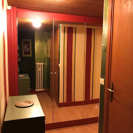 Lodge Centro Single-camera On The Ski Slopes